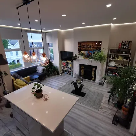 Entire 1-Bed Apartment In London Haringey Exterior foto